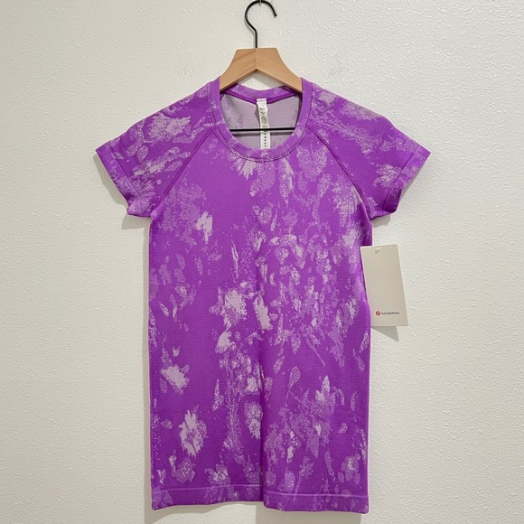 lululemon athletica Tops - Swiftly Tech Short Sleeve 2.0